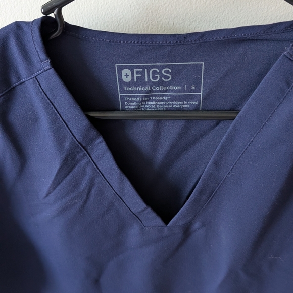 Figs Technical Collection Womens Navy Blue Scrub Top Size Small - Picture 6 of 6